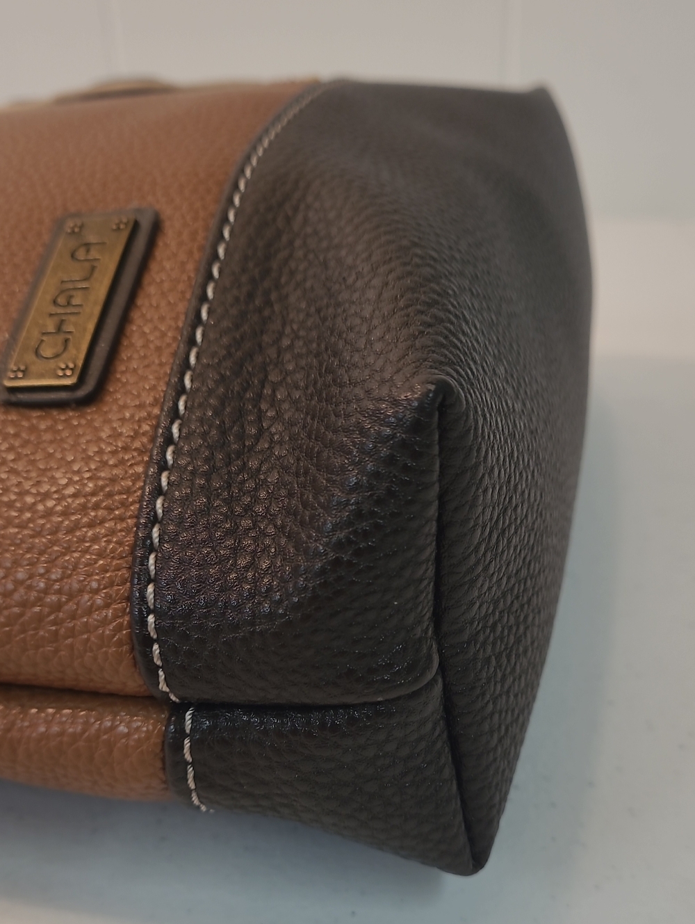 Dog Lover's Chala Paw Accent Vegan Brown/Black Crossbody Bag Adjustable Strap - Picture 5 of 16